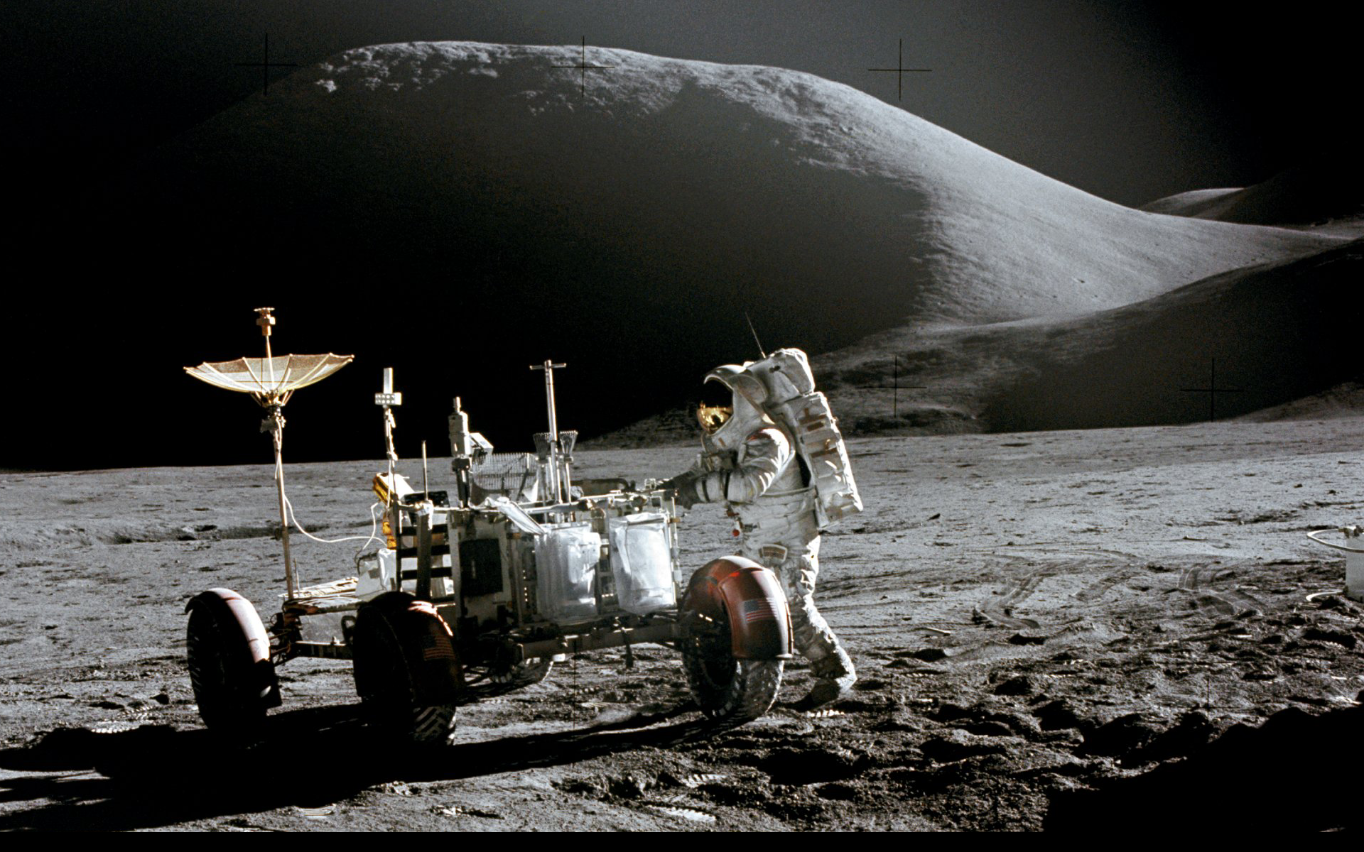 Покажи дом на луне. Луномобиль Аполлон. Лунный Ровер Аполлон 11. Луноход Аполлон 15 кабина. Снимки с Луноход-1 с поверхности Луны.